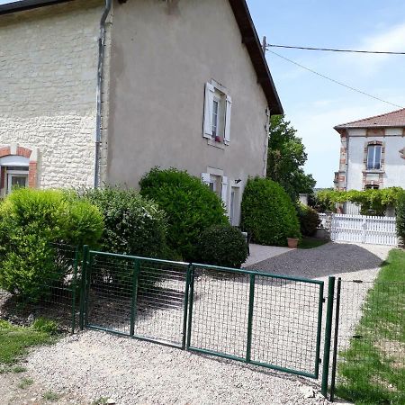 Gite Aux Lauriers Lacroix-sur-Meuse Εξωτερικό φωτογραφία