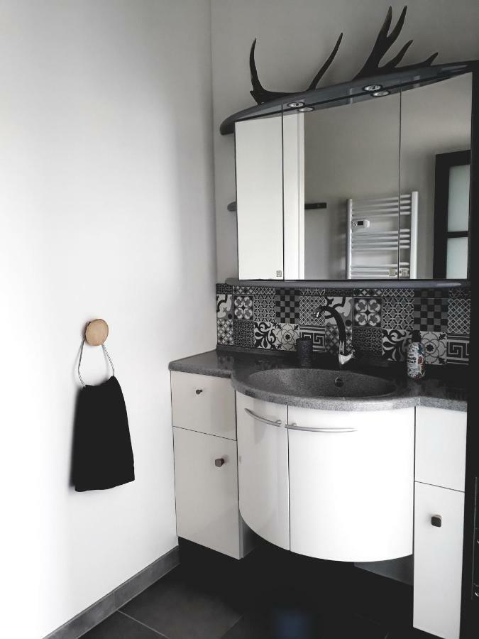 Gite Aux Lauriers Lacroix-sur-Meuse Εξωτερικό φωτογραφία