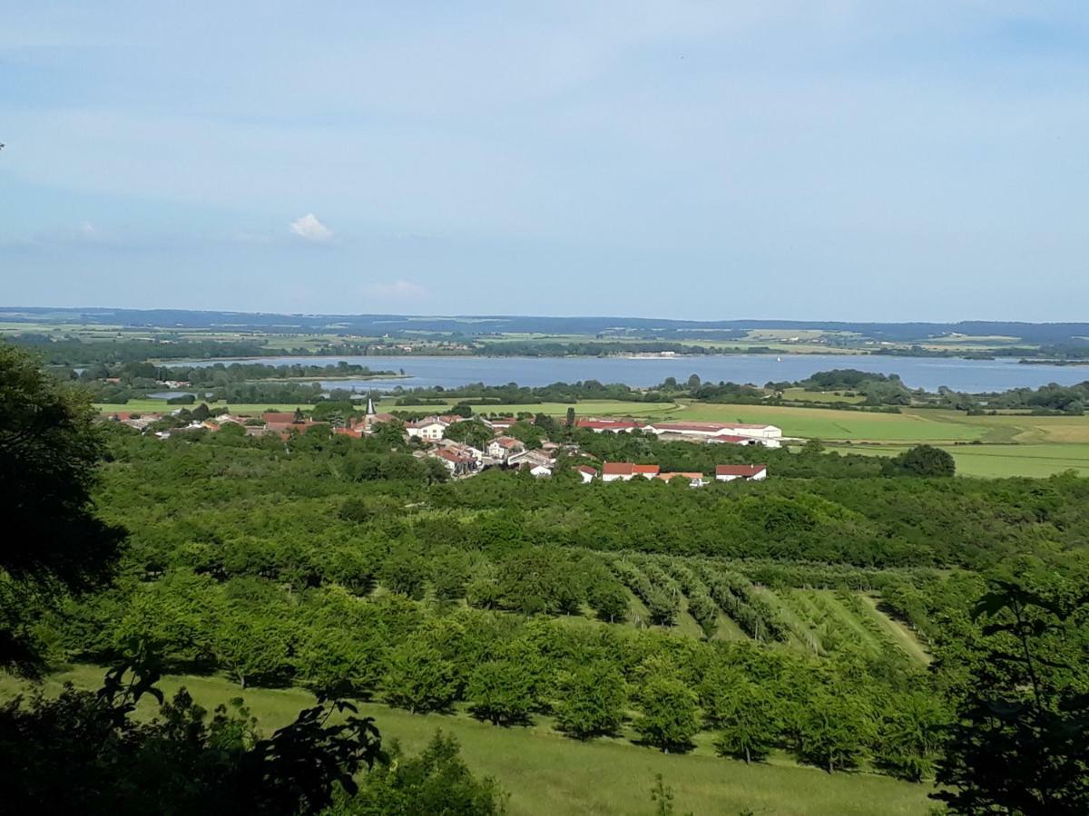 Gite Aux Lauriers Lacroix-sur-Meuse Εξωτερικό φωτογραφία