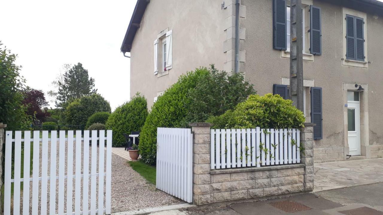 Gite Aux Lauriers Lacroix-sur-Meuse Εξωτερικό φωτογραφία