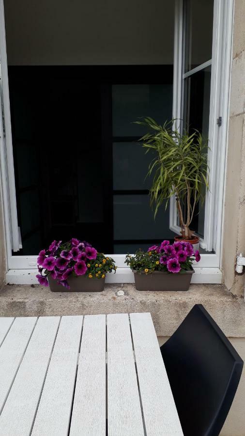 Gite Aux Lauriers Lacroix-sur-Meuse Εξωτερικό φωτογραφία