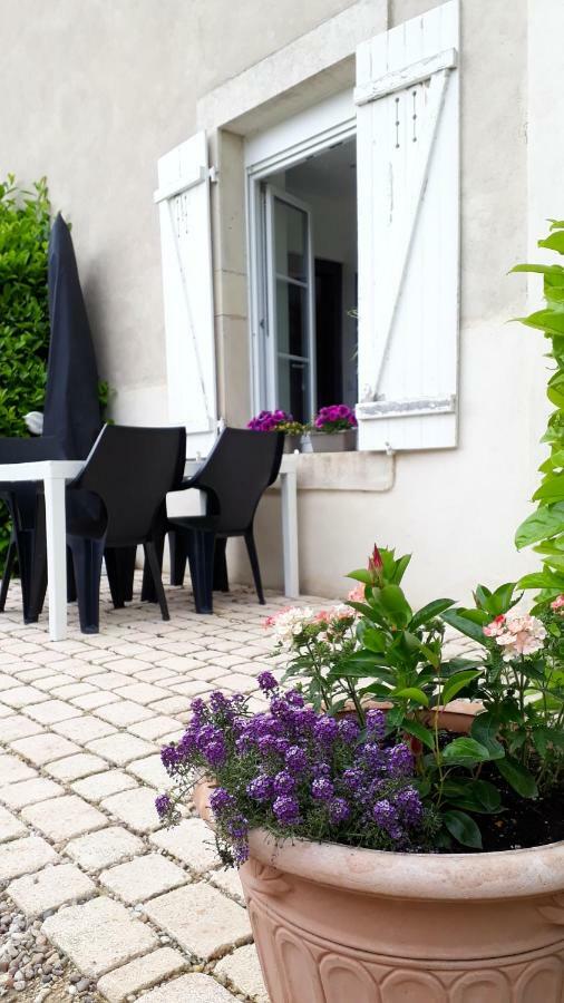 Gite Aux Lauriers Lacroix-sur-Meuse Εξωτερικό φωτογραφία